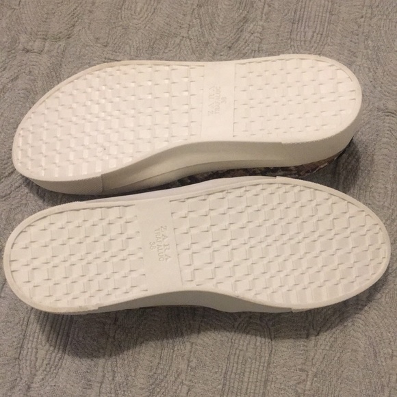 NWOT Zara Faux Snakeskin Slip On Sneakers Sz 8 - Picture 3 of 3